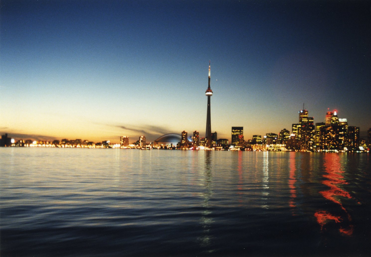 Toronto-Skyline-at-dusk